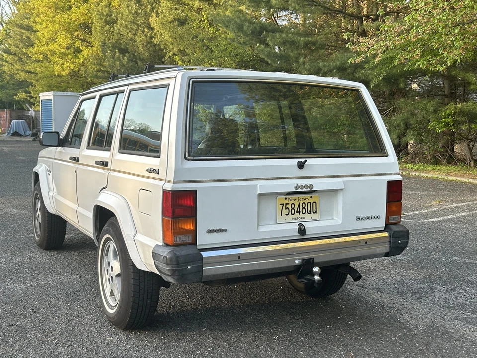 1988 Jeep XJ Cherokee - Image 18 of 31