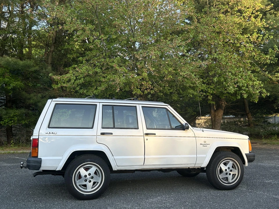 1988 Jeep XJ Cherokee - Image 24 of 31