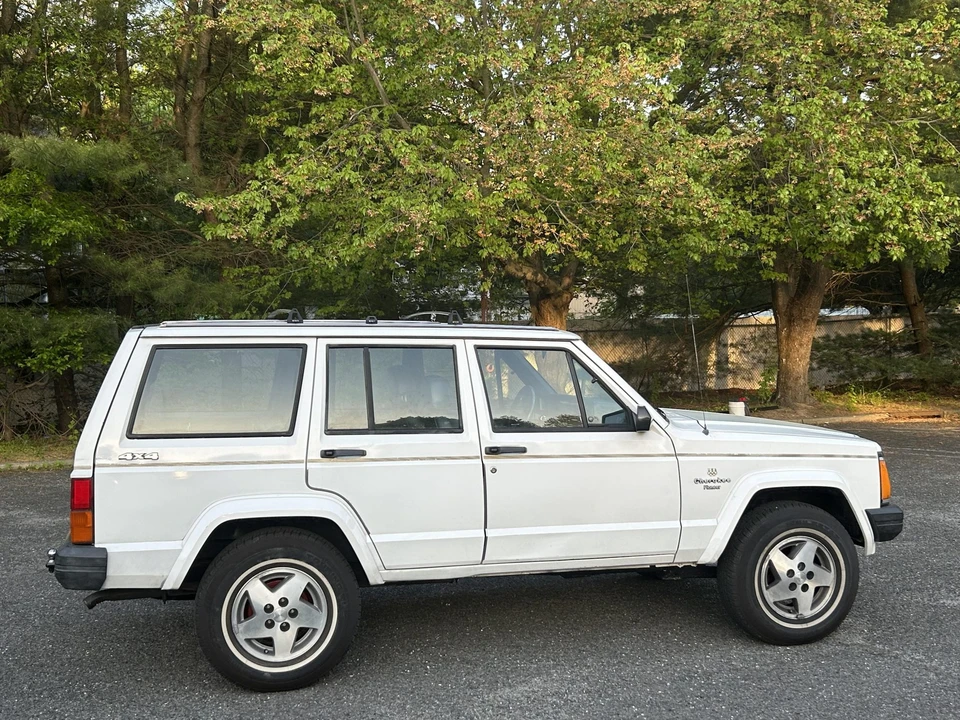 1988 Jeep XJ Cherokee - Image 25 of 31