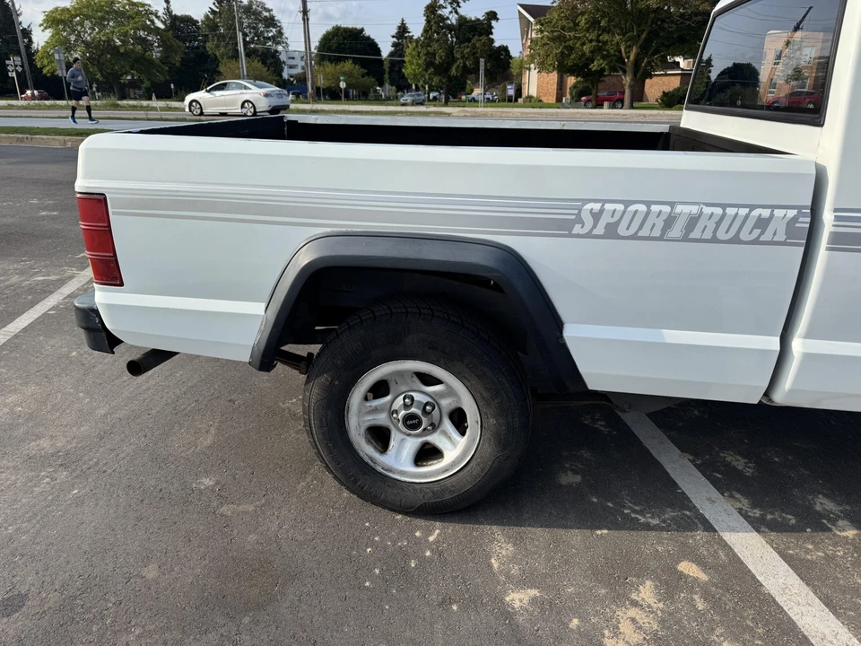 1988 Jeep Comanche - Image 15 of 31