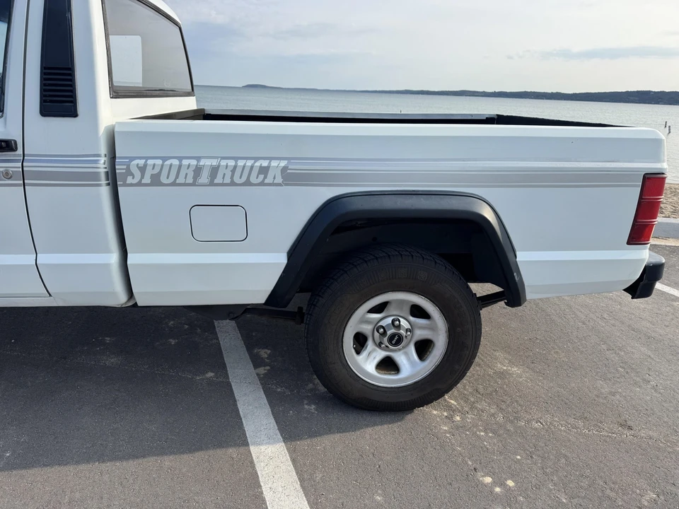 1988 Jeep Comanche - Image 14 of 31
