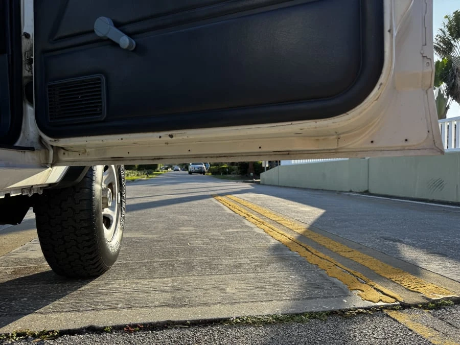 1988 Jeep Comanche - Image 17 of 20