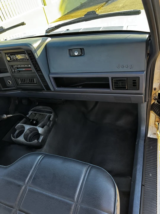 1988 Jeep Comanche - Image 13 of 20