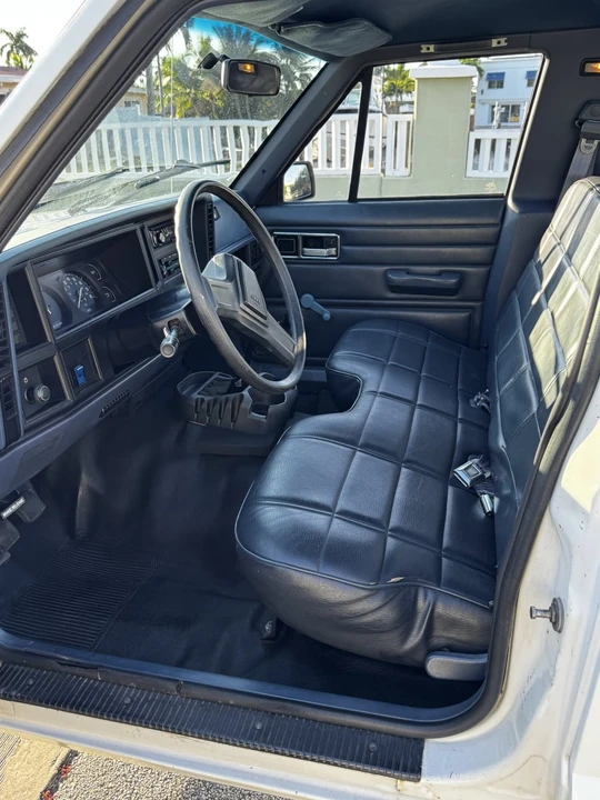 1988 Jeep Comanche - Image 10 of 20