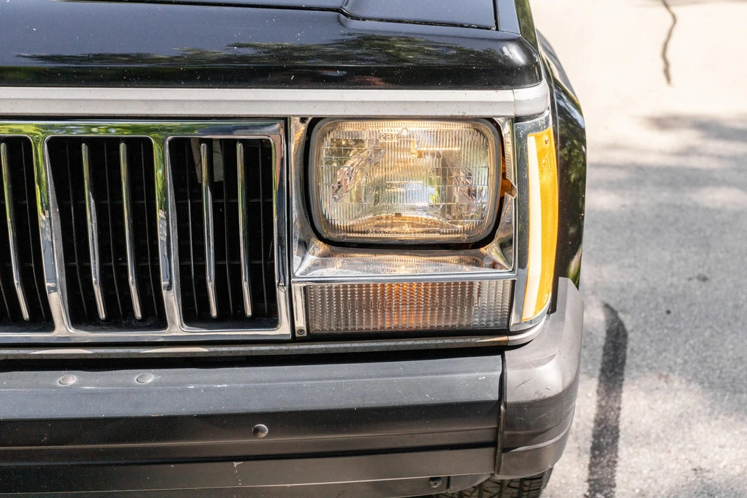 1988 Jeep Comanche - Image 17 of 31