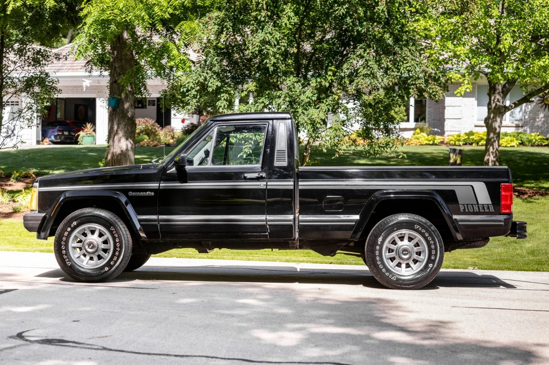 1988 Jeep Comanche - Image 8 of 31