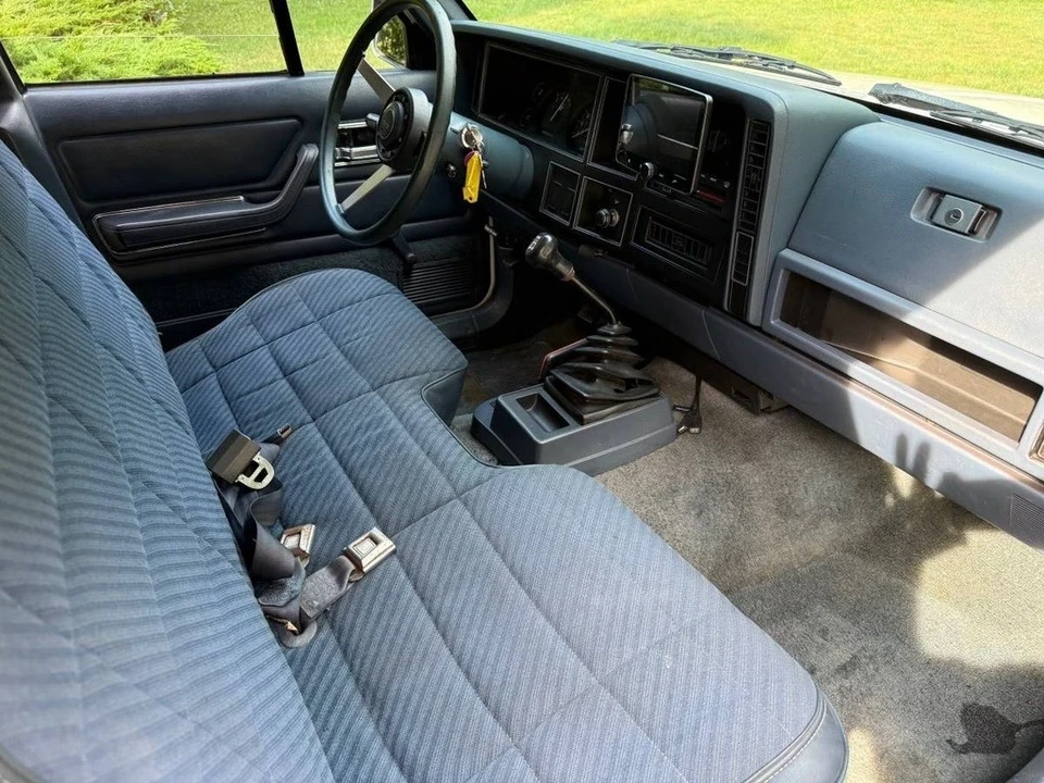 1988 Jeep Comanche - Image 10 of 12