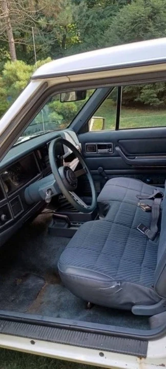 1988 Jeep Comanche - Image 9 of 12