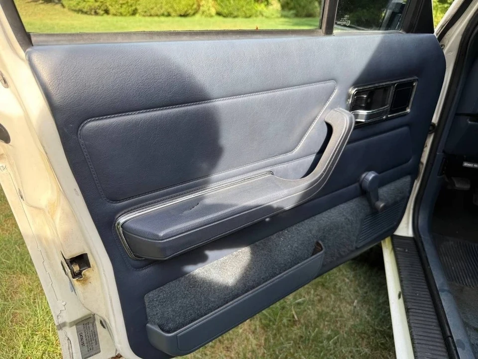 1988 Jeep Comanche - Image 7 of 12