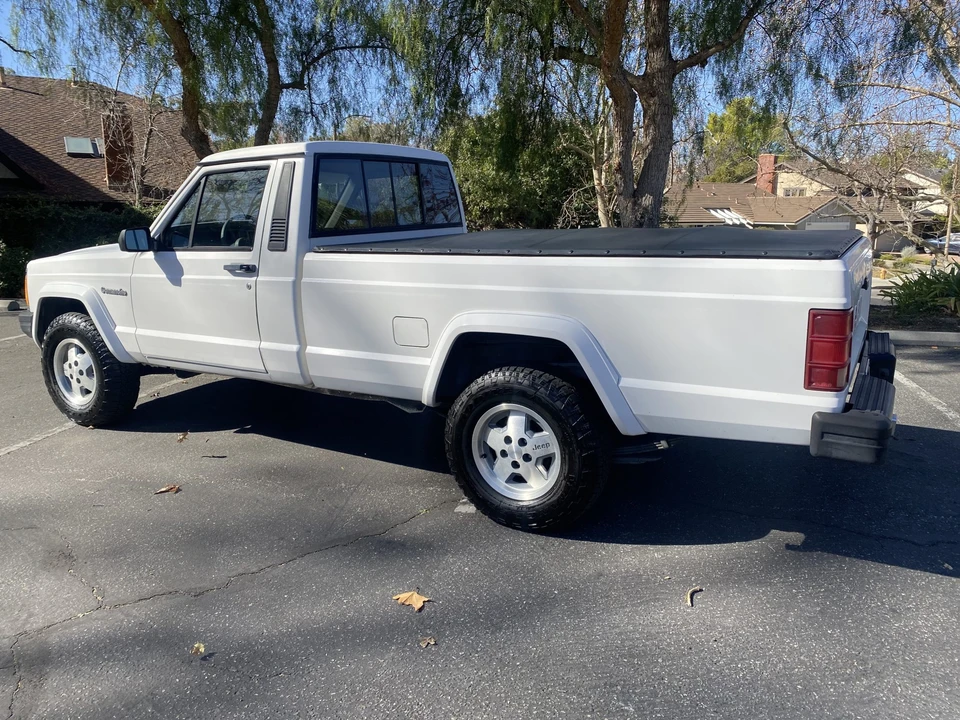 1988 Jeep Comanche - Image 8 of 31
