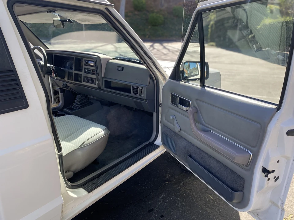 1988 Jeep Comanche - Image 29 of 31