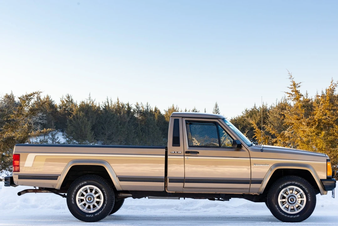 1988 Jeep Comanche - Image 10 of 31