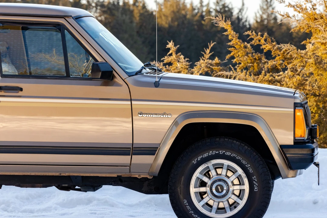 1988 Jeep Comanche - Image 23 of 31