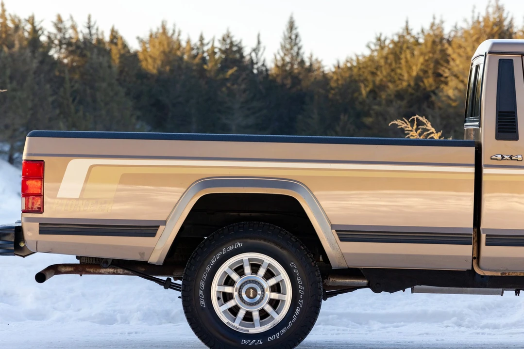 1988 Jeep Comanche - Image 25 of 31