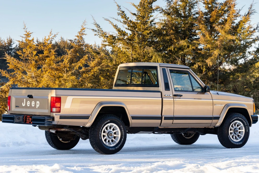 1988 Jeep Comanche - Image 11 of 31