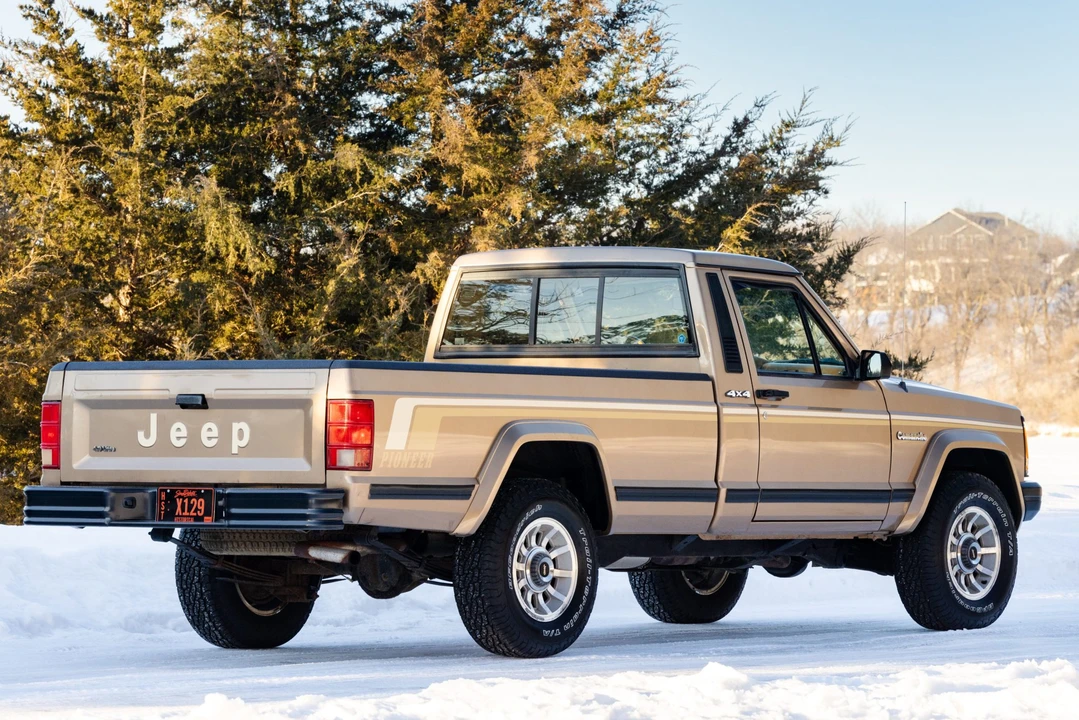 1988 Jeep Comanche - Image 12 of 31