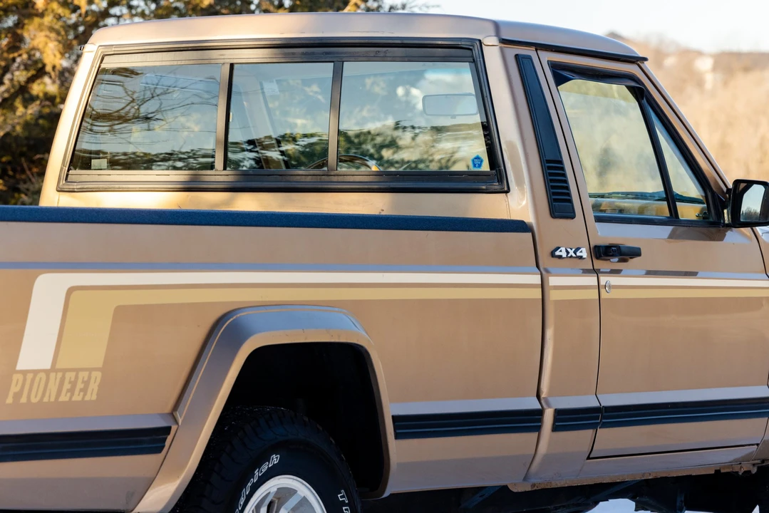 1988 Jeep Comanche - Image 27 of 31