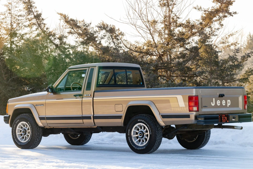 1988 Jeep Comanche - Image 15 of 31