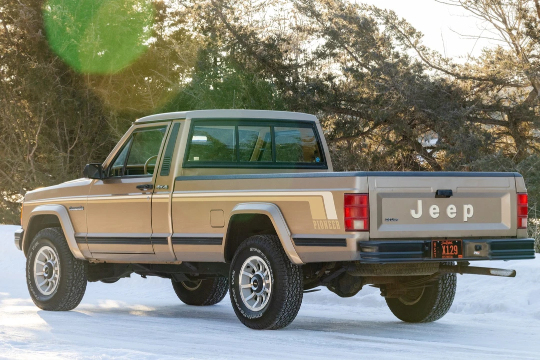 1988 Jeep Comanche - Image 14 of 31