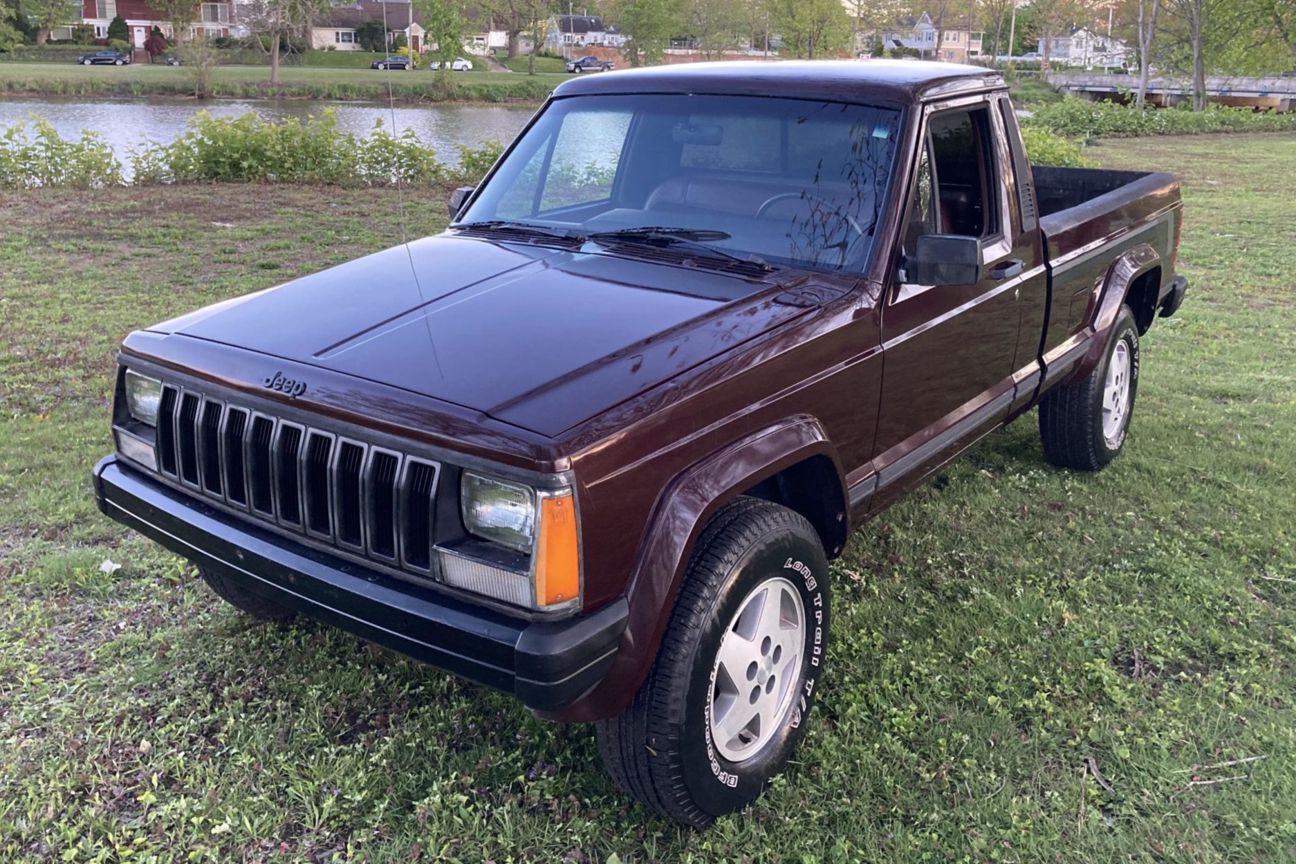 1988 Jeep Comanche Pioneer 4×4 5-Speed