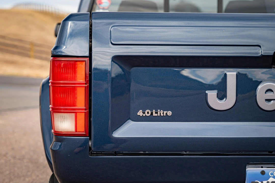 1988 Jeep Comanche - Image 14 of 31