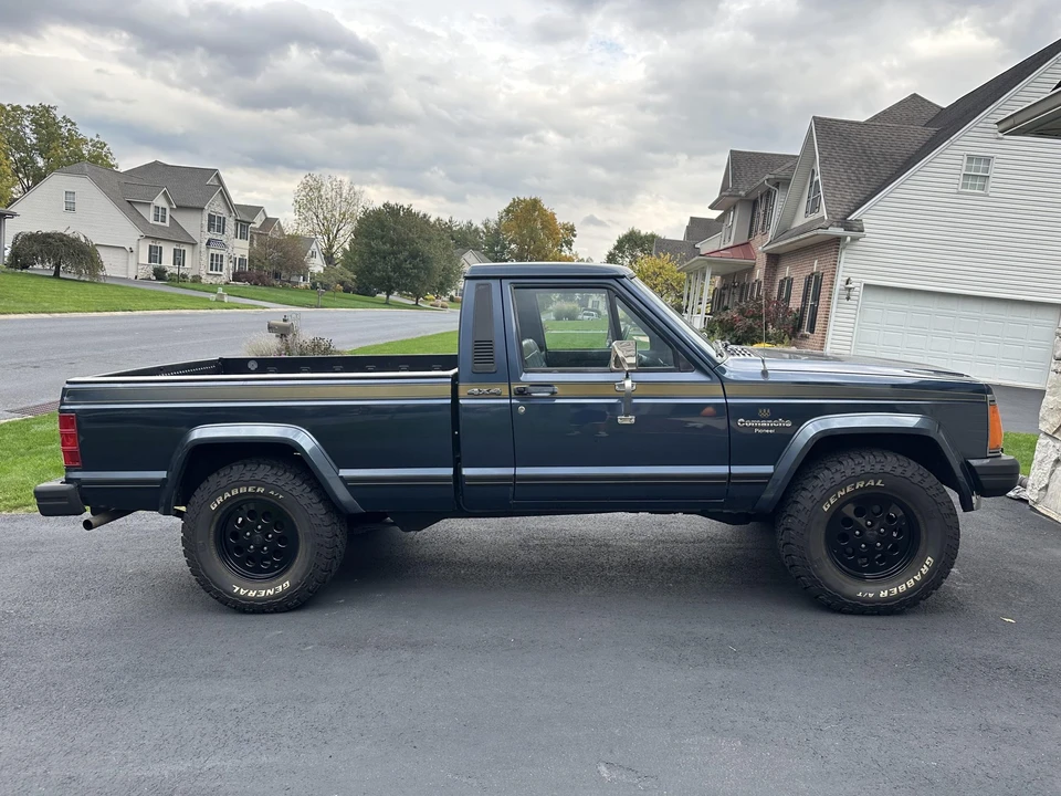 1988 Jeep Comanche - Image 17 of 31