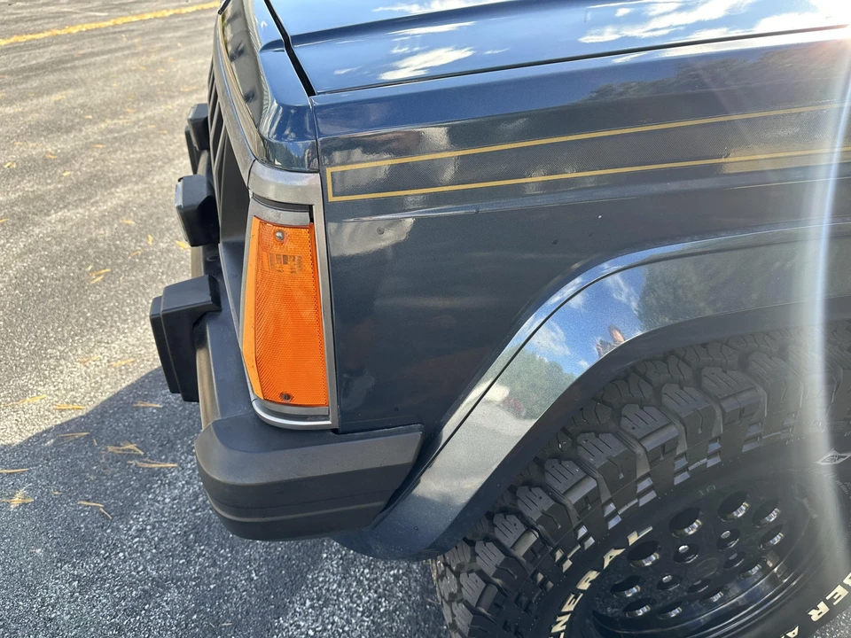 1988 Jeep Comanche - Image 22 of 31