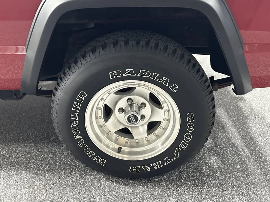 1988 Jeep Comanche - Image 17 of 31