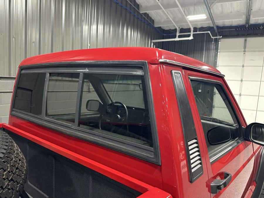 1988 Jeep Comanche - Image 10 of 31