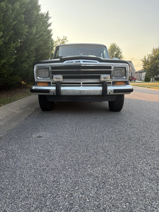 1988 Jeep SJ Grand Wagoneer - Image 8 of 31