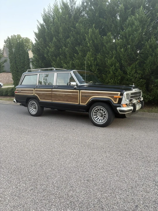 1988 Jeep SJ Grand Wagoneer - Image 6 of 31