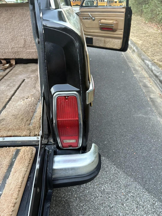 1988 Jeep SJ Grand Wagoneer - Image 28 of 31