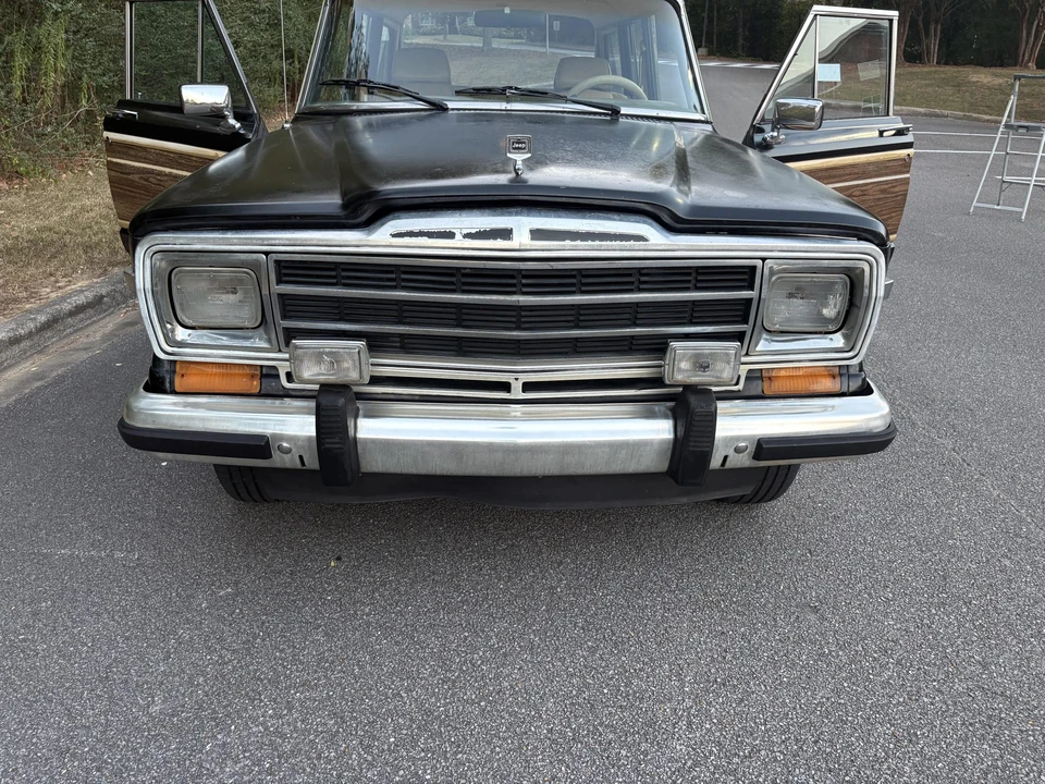 1988 Jeep SJ Grand Wagoneer - Image 24 of 31