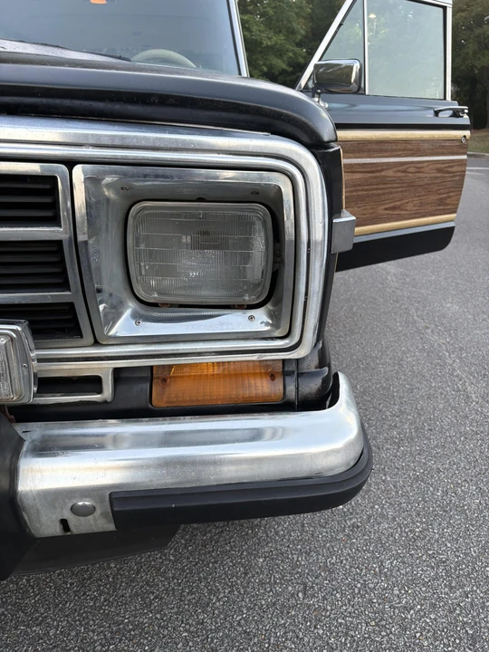 1988 Jeep SJ Grand Wagoneer - Image 26 of 31