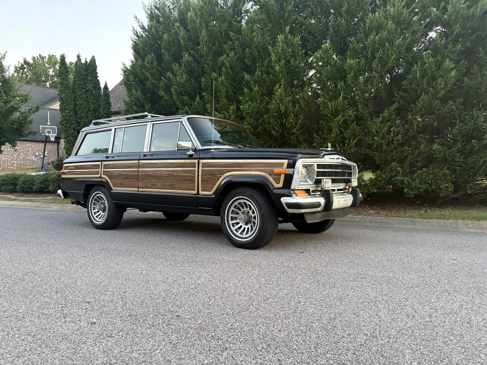1988 Jeep SJ Grand Wagoneer - Image 3 of 31