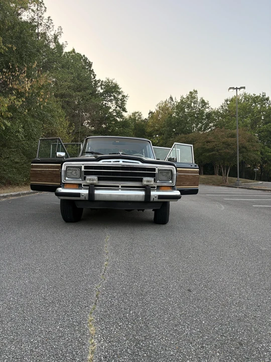 1988 Jeep SJ Grand Wagoneer - Image 7 of 31
