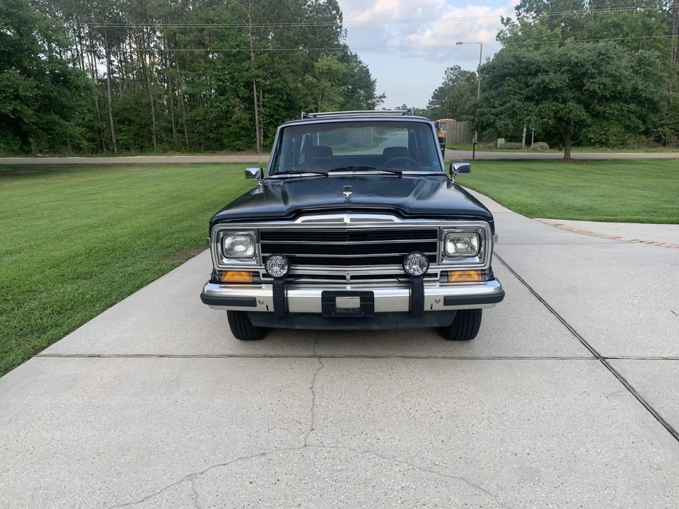 1988 Jeep SJ Grand Wagoneer - Image 10 of 31