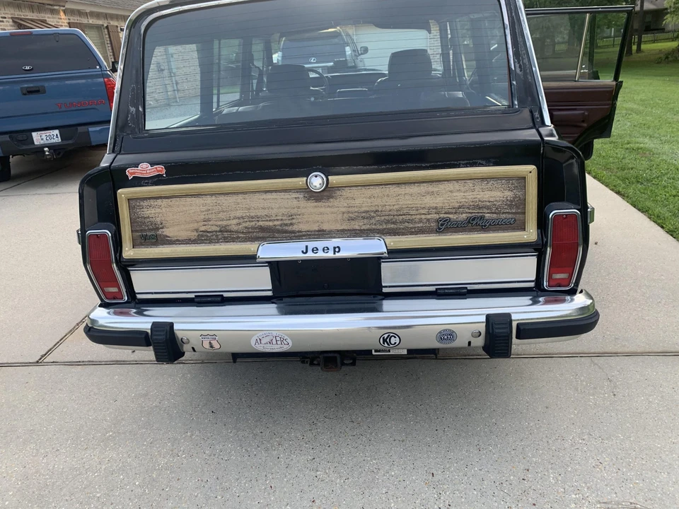 1988 Jeep SJ Grand Wagoneer - Image 12 of 31