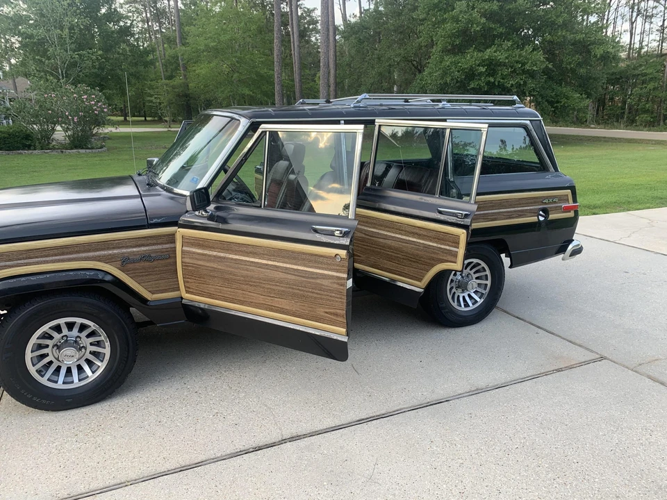 1988 Jeep SJ Grand Wagoneer - Image 18 of 31