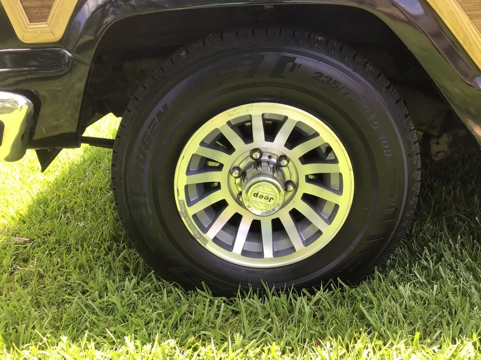 1988 Jeep SJ Grand Wagoneer - Image 26 of 31