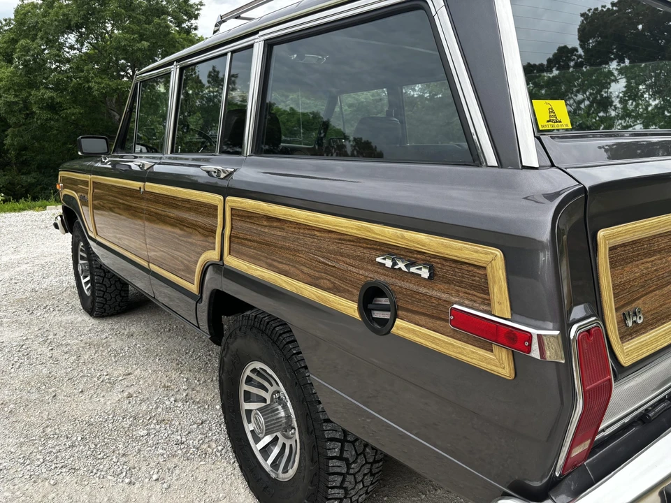 1988 Jeep SJ Grand Wagoneer - Image 28 of 31