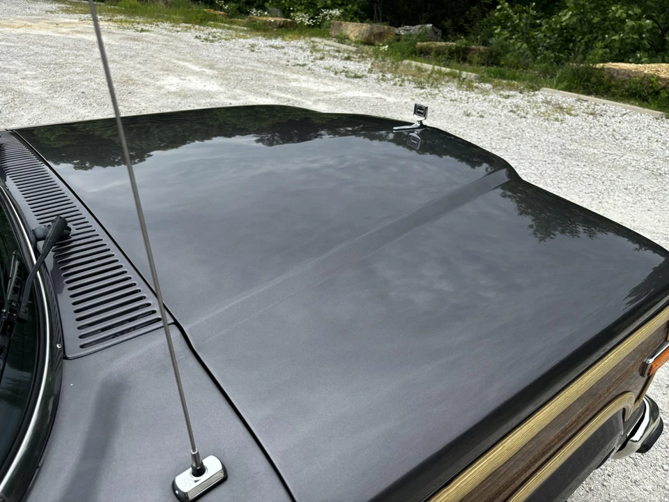 1988 Jeep SJ Grand Wagoneer - Image 25 of 31
