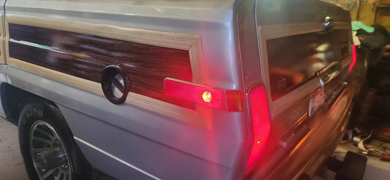 1988 Jeep SJ Grand Wagoneer - Image 16 of 31