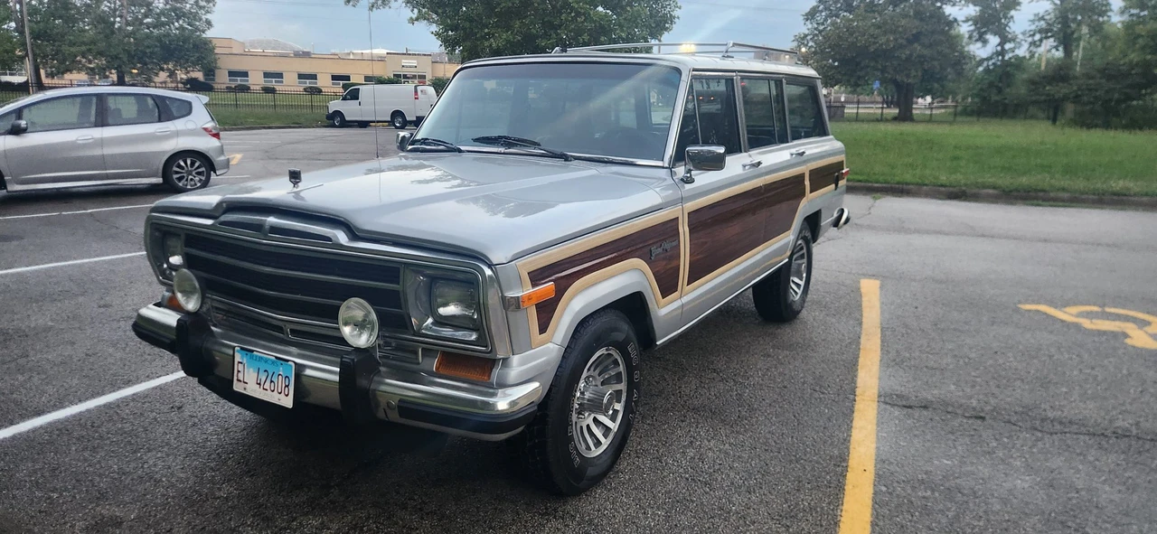 1988 Jeep SJ Grand Wagoneer - Image 2 of 31