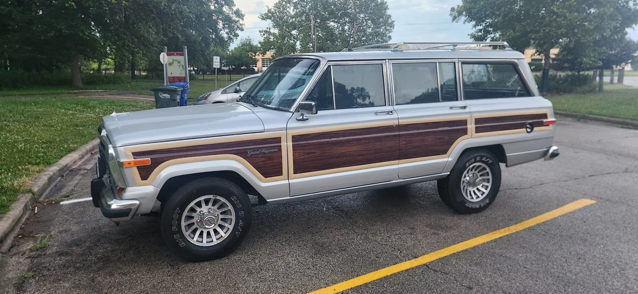 1988 Jeep SJ Grand Wagoneer - Image 3 of 31