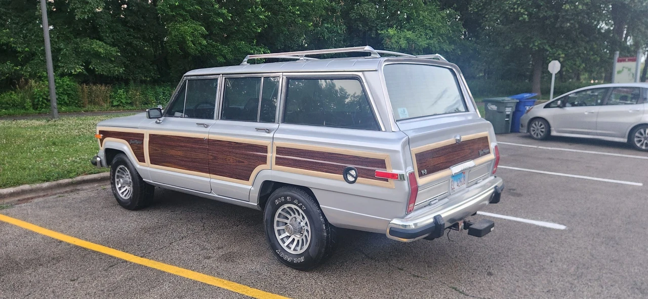 1988 Jeep SJ Grand Wagoneer - Image 5 of 31