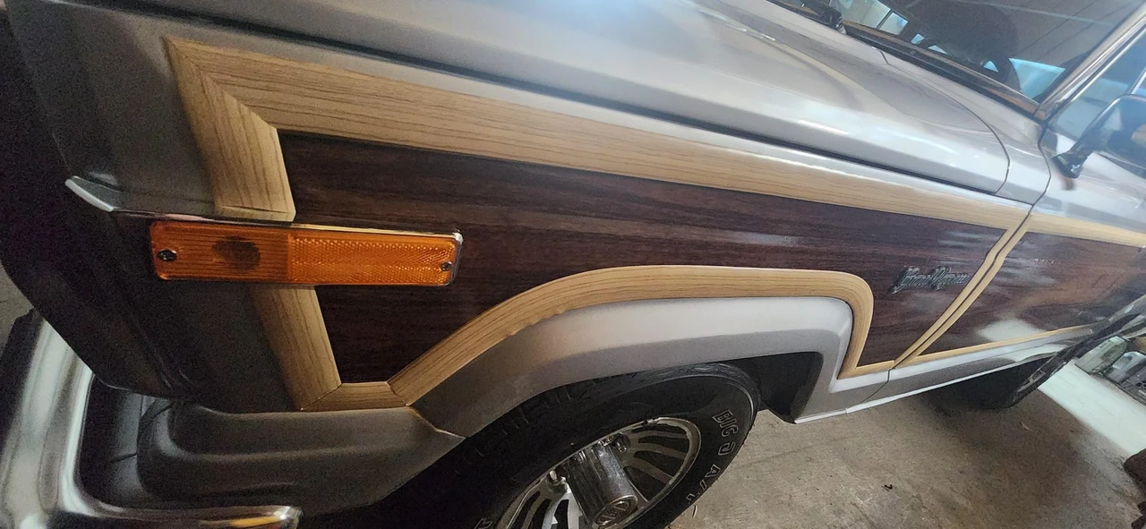 1988 Jeep SJ Grand Wagoneer - Image 12 of 31