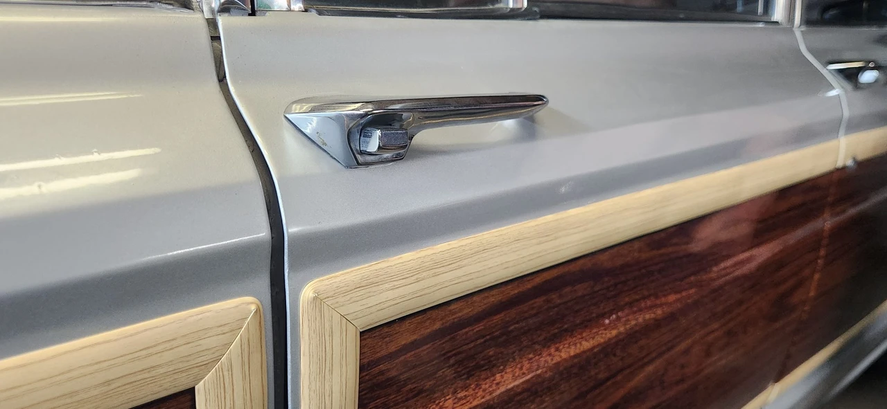 1988 Jeep SJ Grand Wagoneer - Image 24 of 31