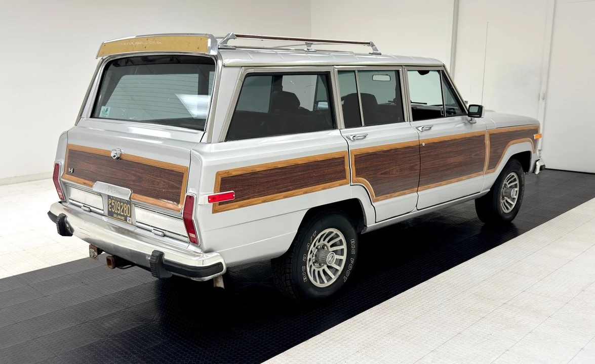 1988 Jeep SJ Grand Wagoneer - Image 5 of 12