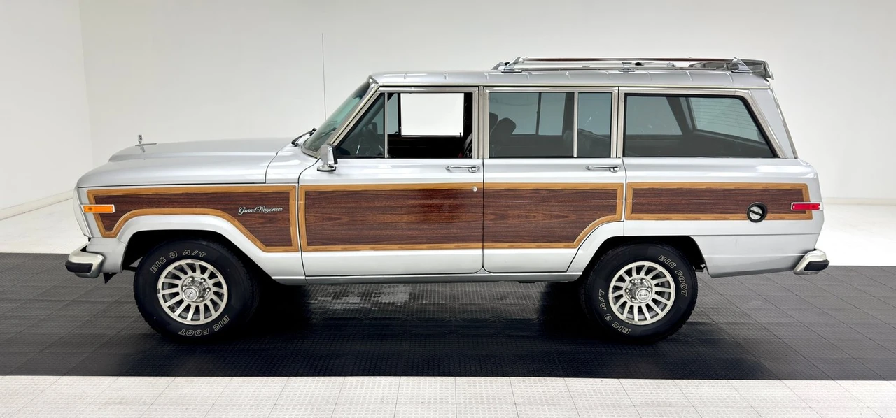 1988 Jeep SJ Grand Wagoneer - Image 2 of 12